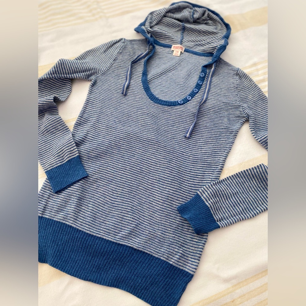 💯%Cotton, Soft, Lightweight and Comfy! Blue Striped, Hooded, Scoopneck Sweater - Picture 12 of 12